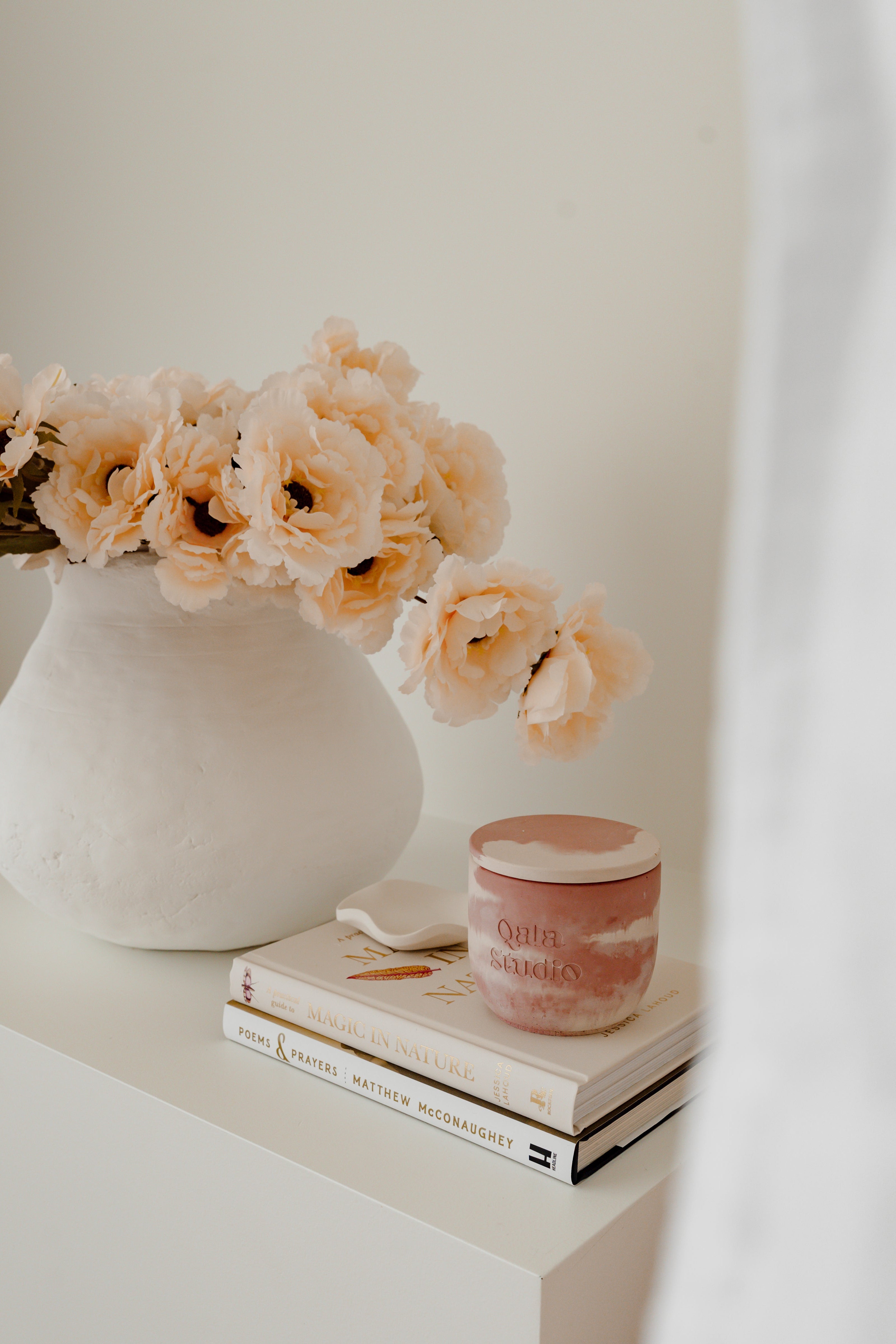 Noir | Saffron + Red Rose + Cedar wood
